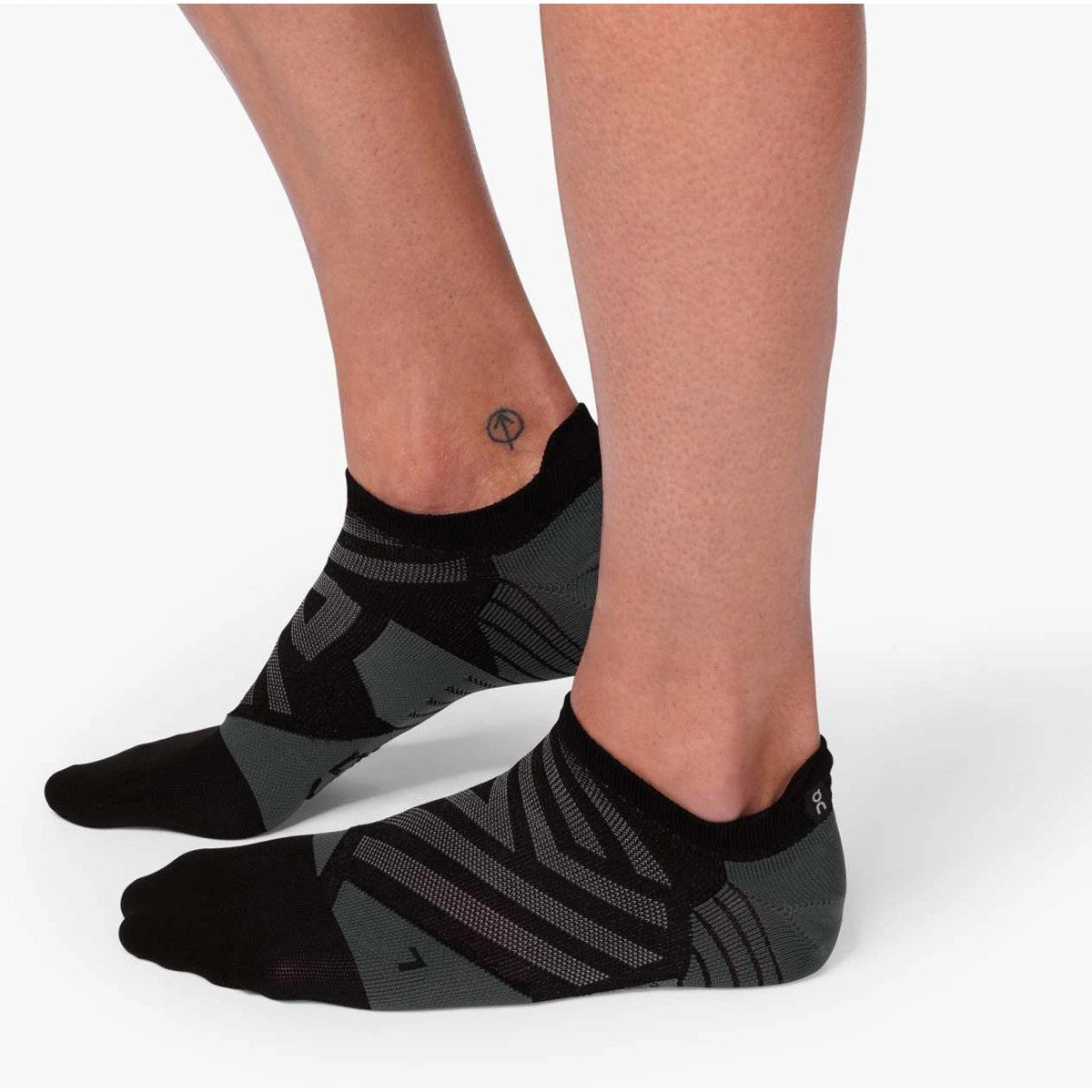 On Running Men's Low Sock 2 On Running Men's Low Sock - Image 2